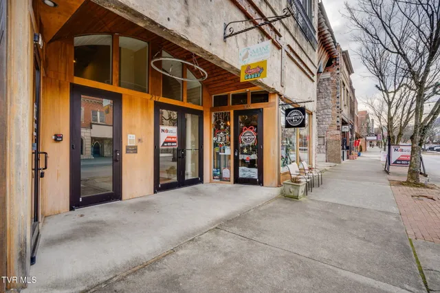 $340,000 | 217 Broad Street, Unit 306, Kingsport, TN 37660