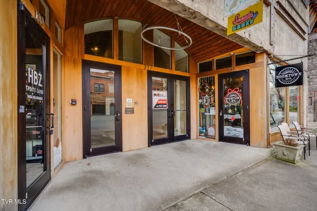 $340,000 | 217 Broad Street, Unit 306, Kingsport, TN 37660