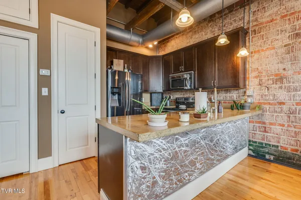 $333,000 | 217 Broad Street, Unit 306, Kingsport, TN 37660