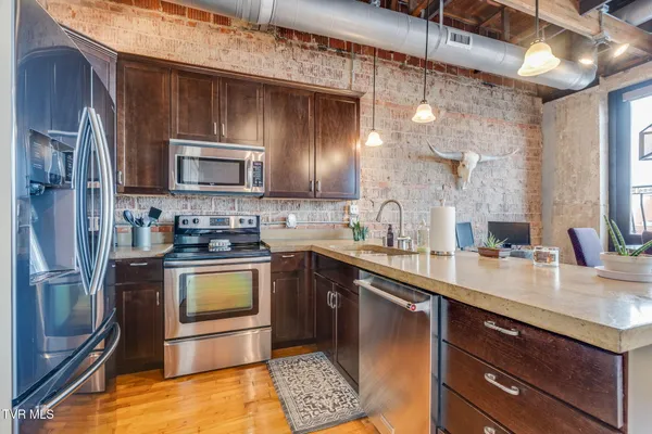 $333,000 | 217 Broad Street, Unit 306, Kingsport, TN 37660