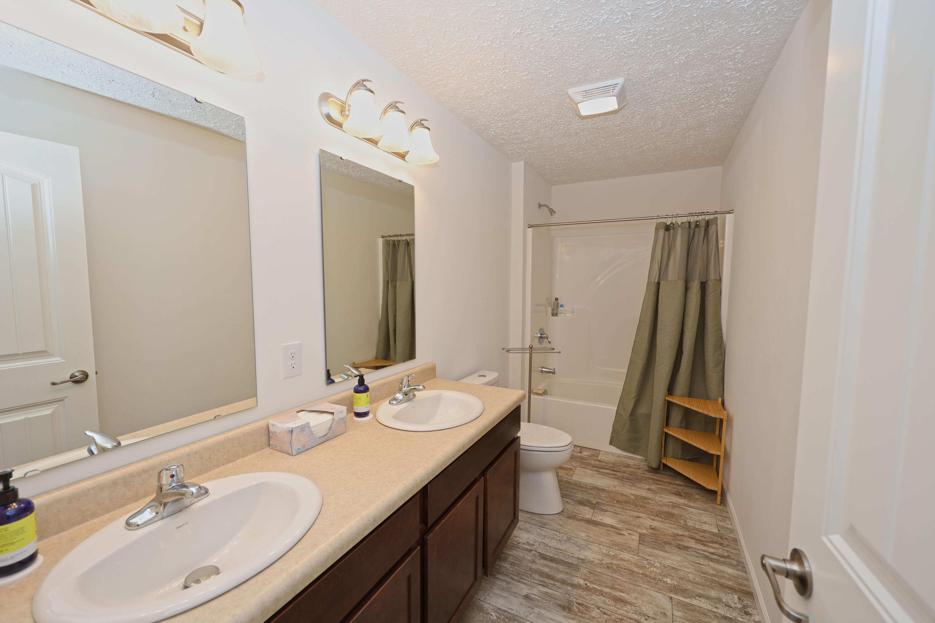 50035 Forest Road Dowagiac, MI 49047 - Photo 6 of 36 Bathroom