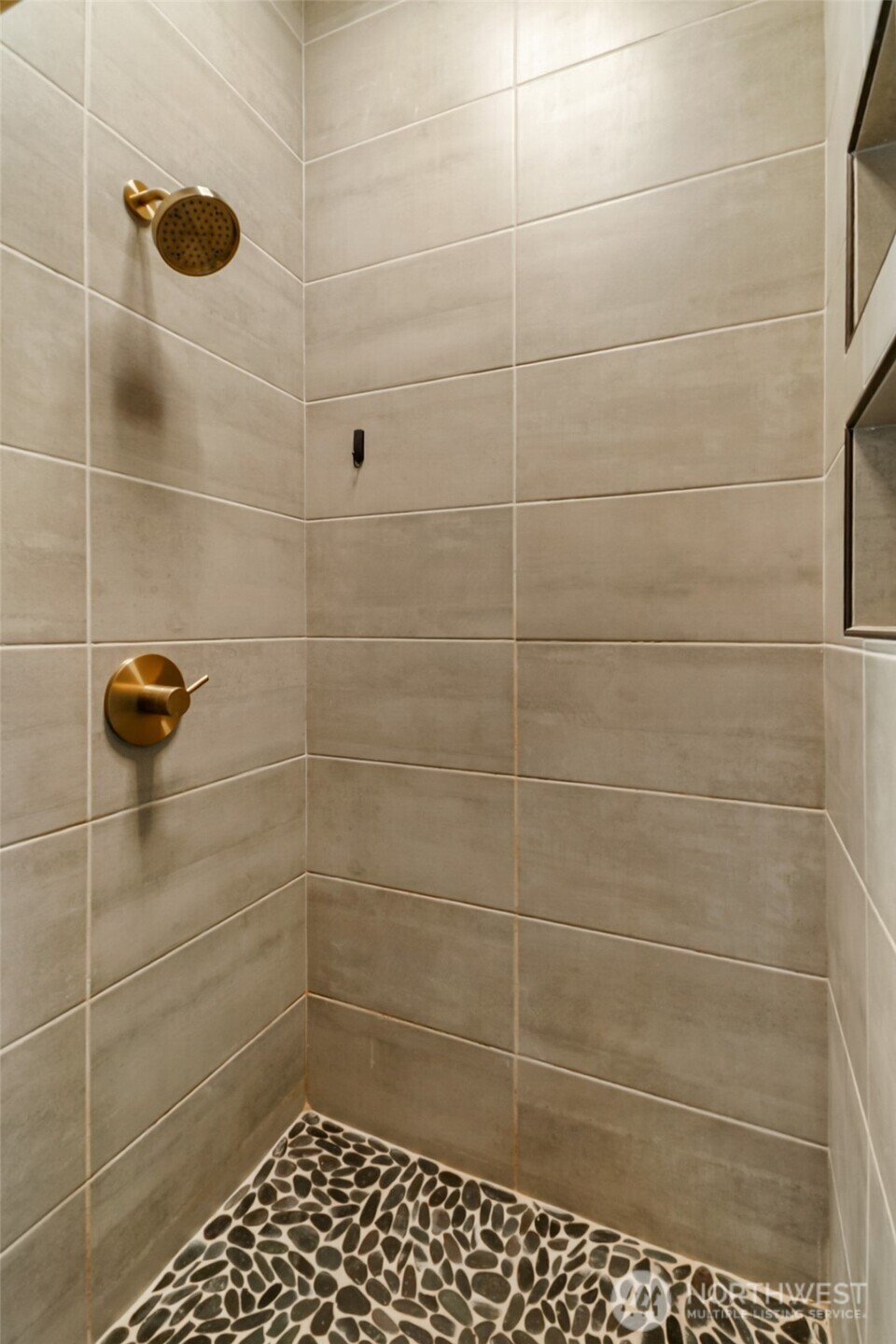 1645 South 272nd Street, Unit 55 Federal Way, WA 98003 - Photo 15 of 27 a bathroom with a shower