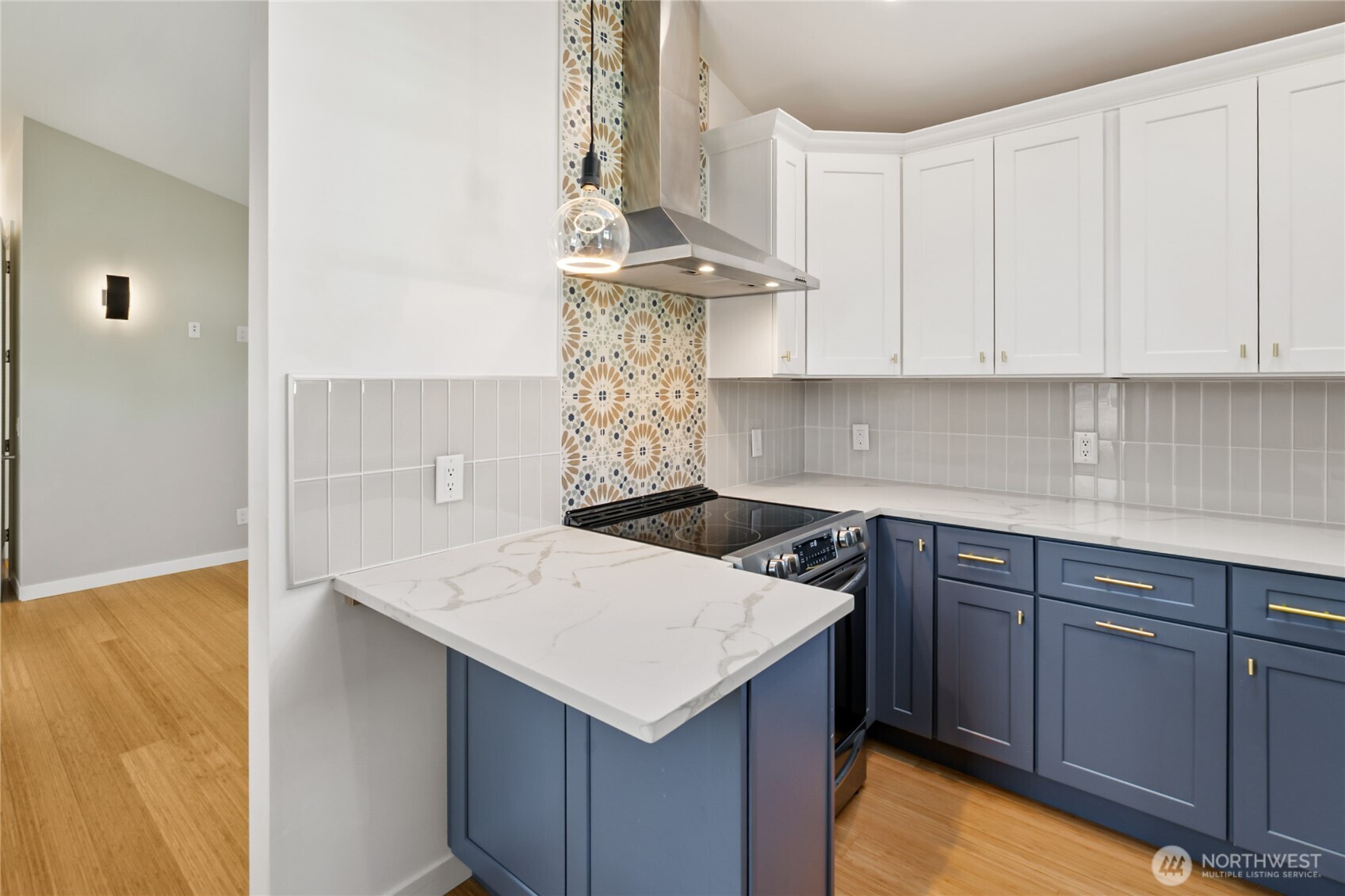 1645 South 272nd Street, Unit 55 Federal Way, WA 98003 - Photo 9 of 27 a kitchen with cabinets and white appliances