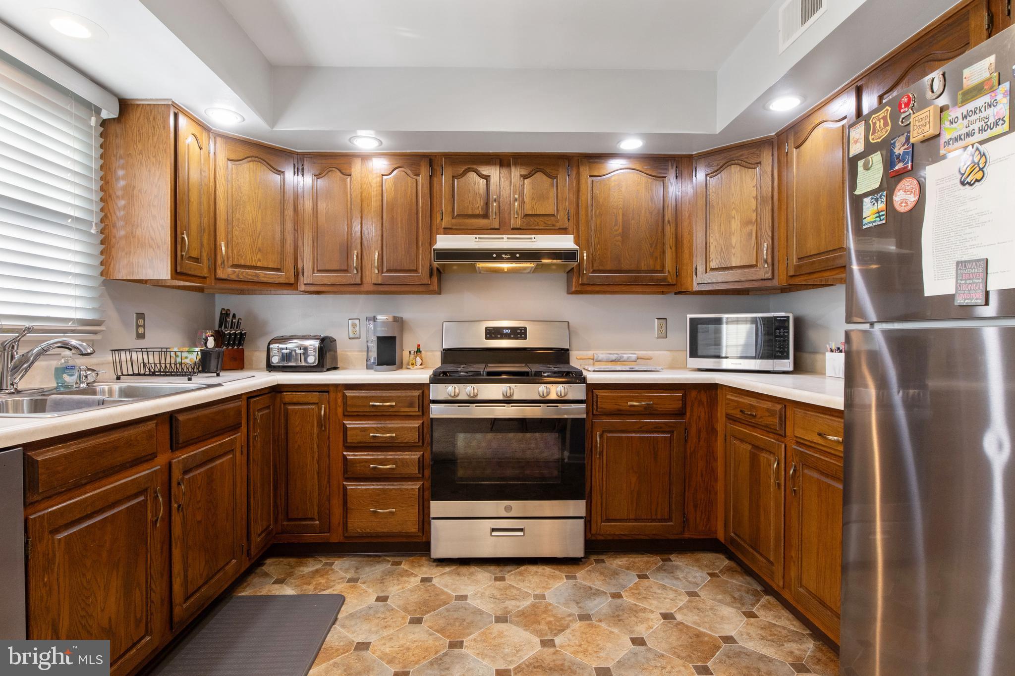 206 Chambers Ridge, Unit 206 York, PA 17402 - Photo 11 of 37 Kitchen