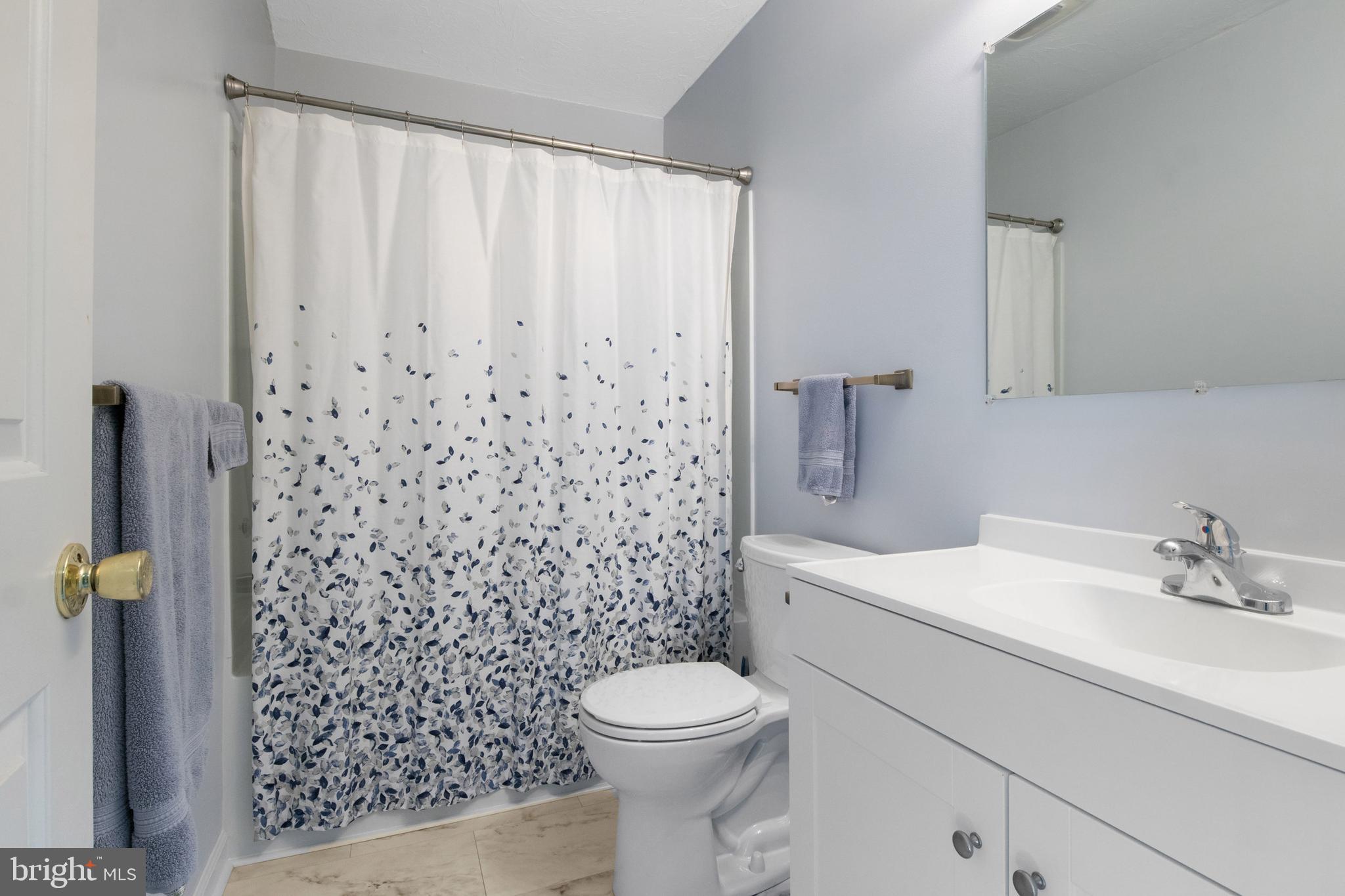 206 Chambers Ridge, Unit 206 York, PA 17402 - Photo 18 of 37 Main Bath