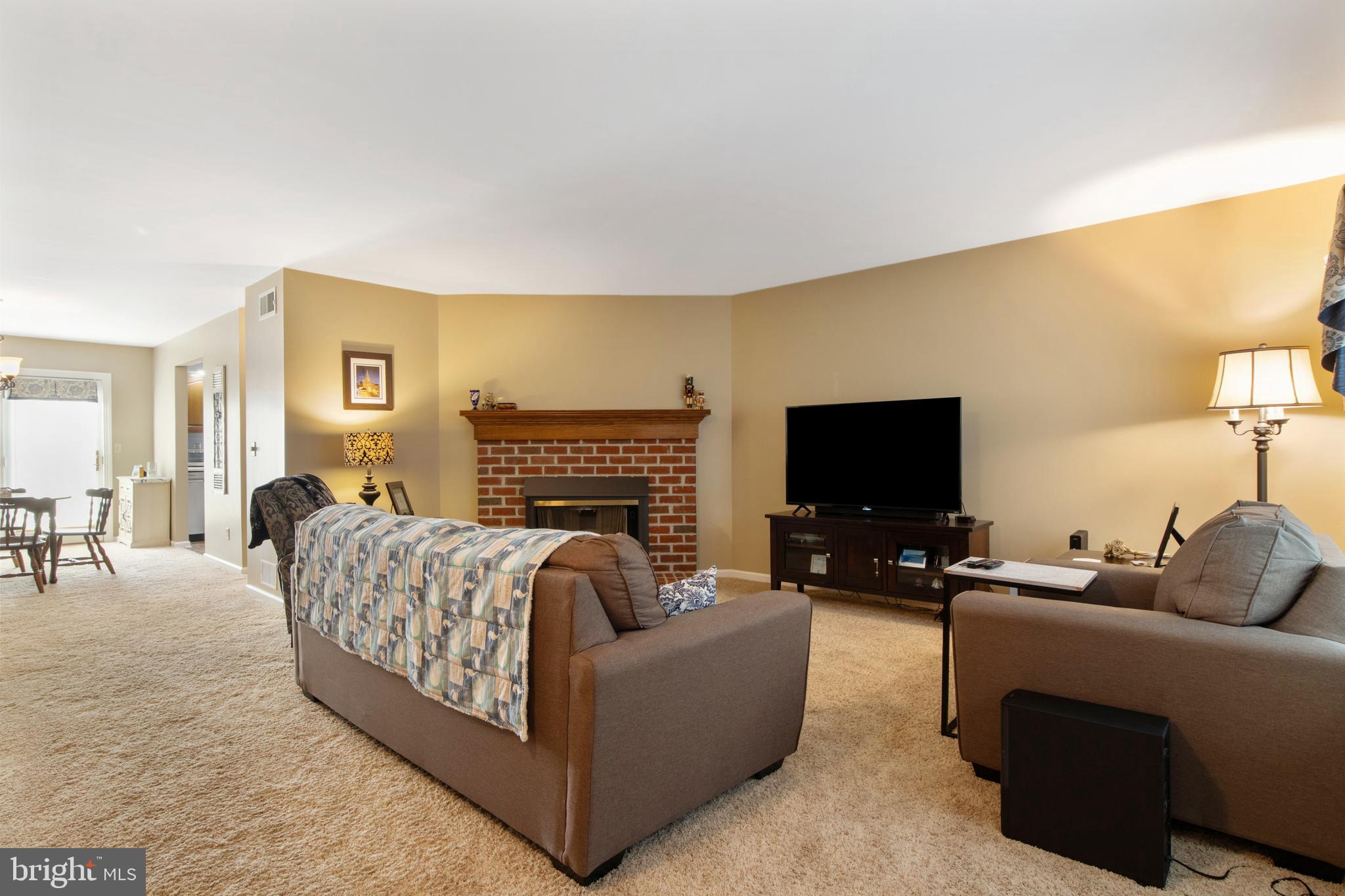 206 Chambers Ridge, Unit 206 York, PA 17402 - Photo 4 of 37 Living Rm