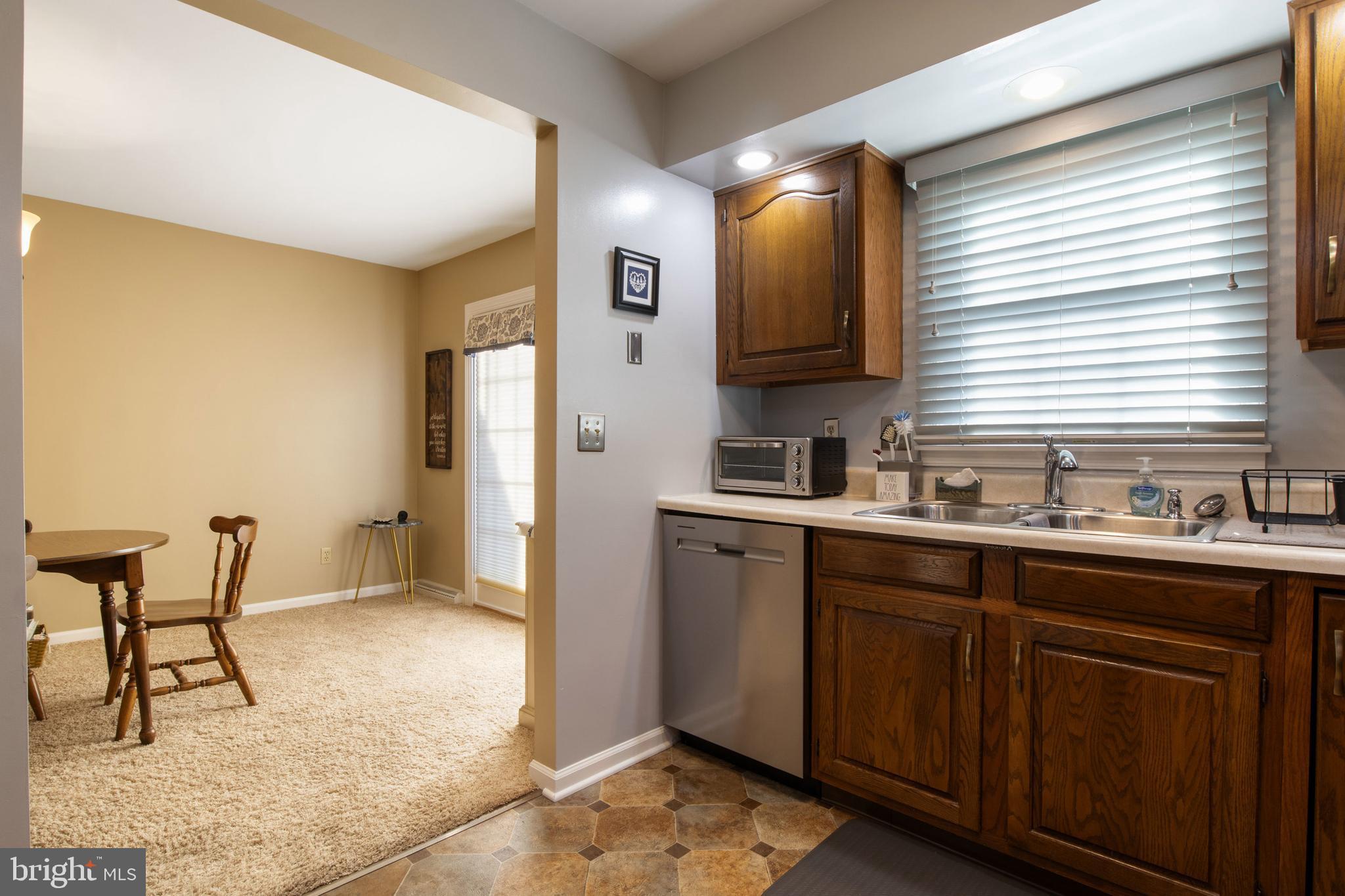 206 Chambers Ridge, Unit 206 York, PA 17402 - Photo 7 of 37 Kitchen