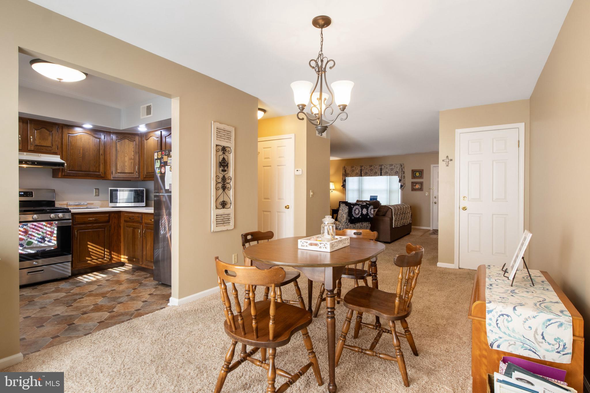 206 Chambers Ridge, Unit 206 York, PA 17402 - Photo 10 of 37 Dining