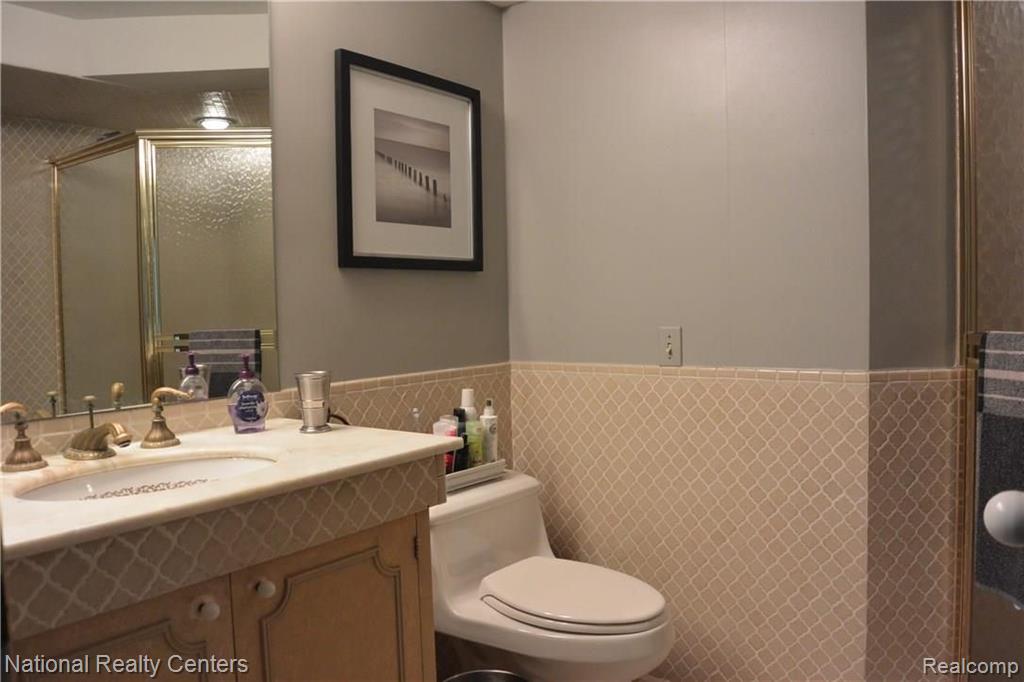32671 Valley Ridge Drive Beverly Hills, MI 48025 - Photo 5 of 57