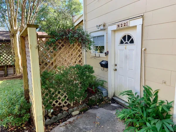 $925 | 822 Byrne Street, Unit B, Houston, TX 77009