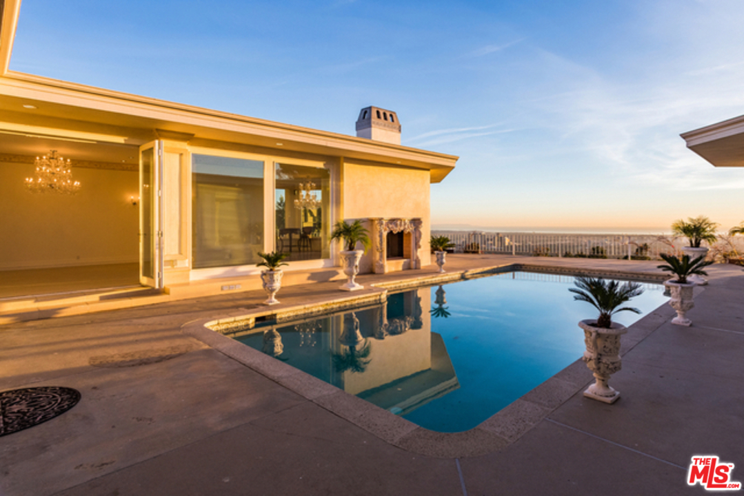 620 Cole Place Beverly Hills, CA 90210 - Photo 11 of 11