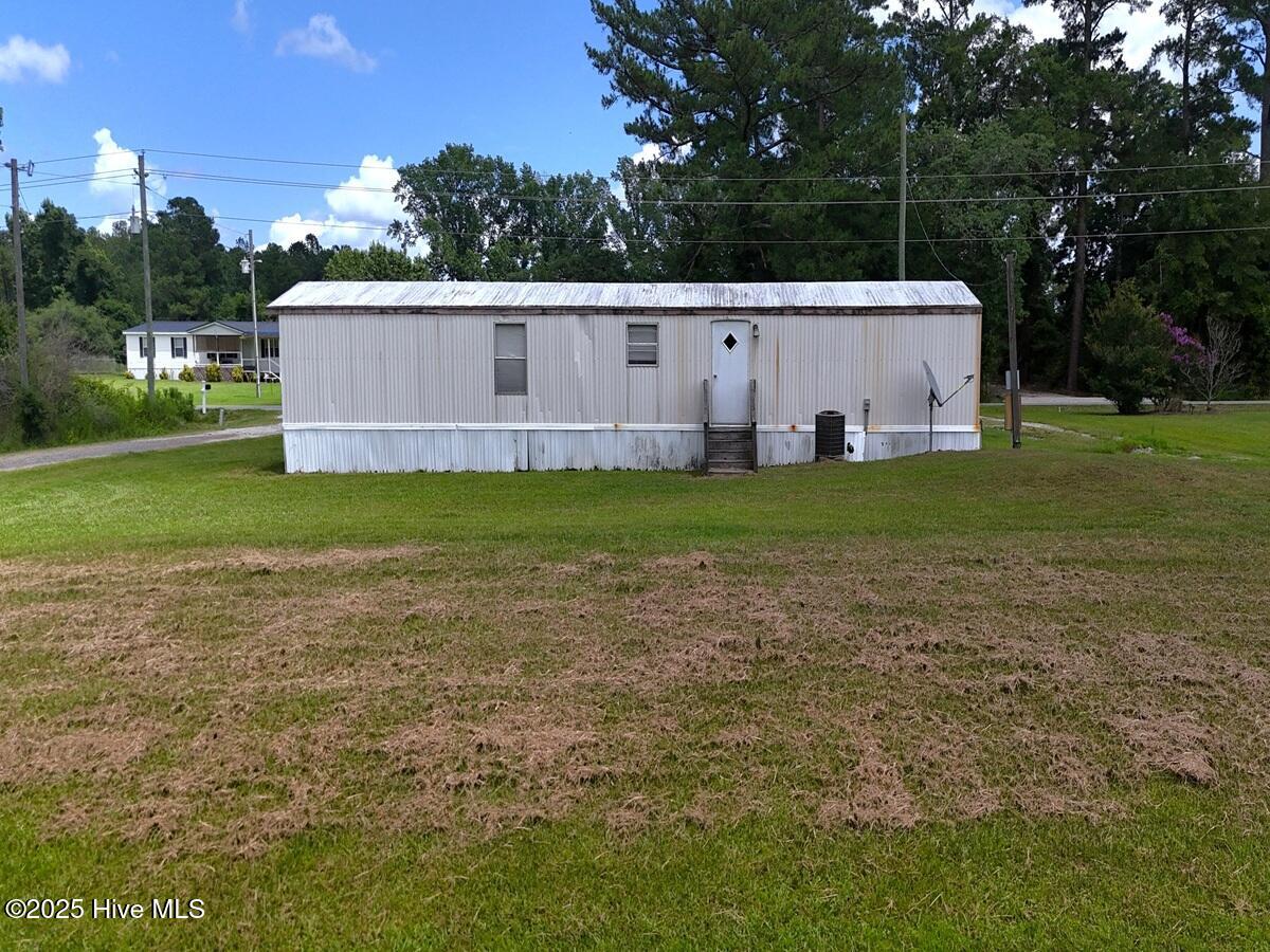 481 Nine Mile Road Maple Hill, NC 28454 - Photo 25 of 43 25. Home Rear