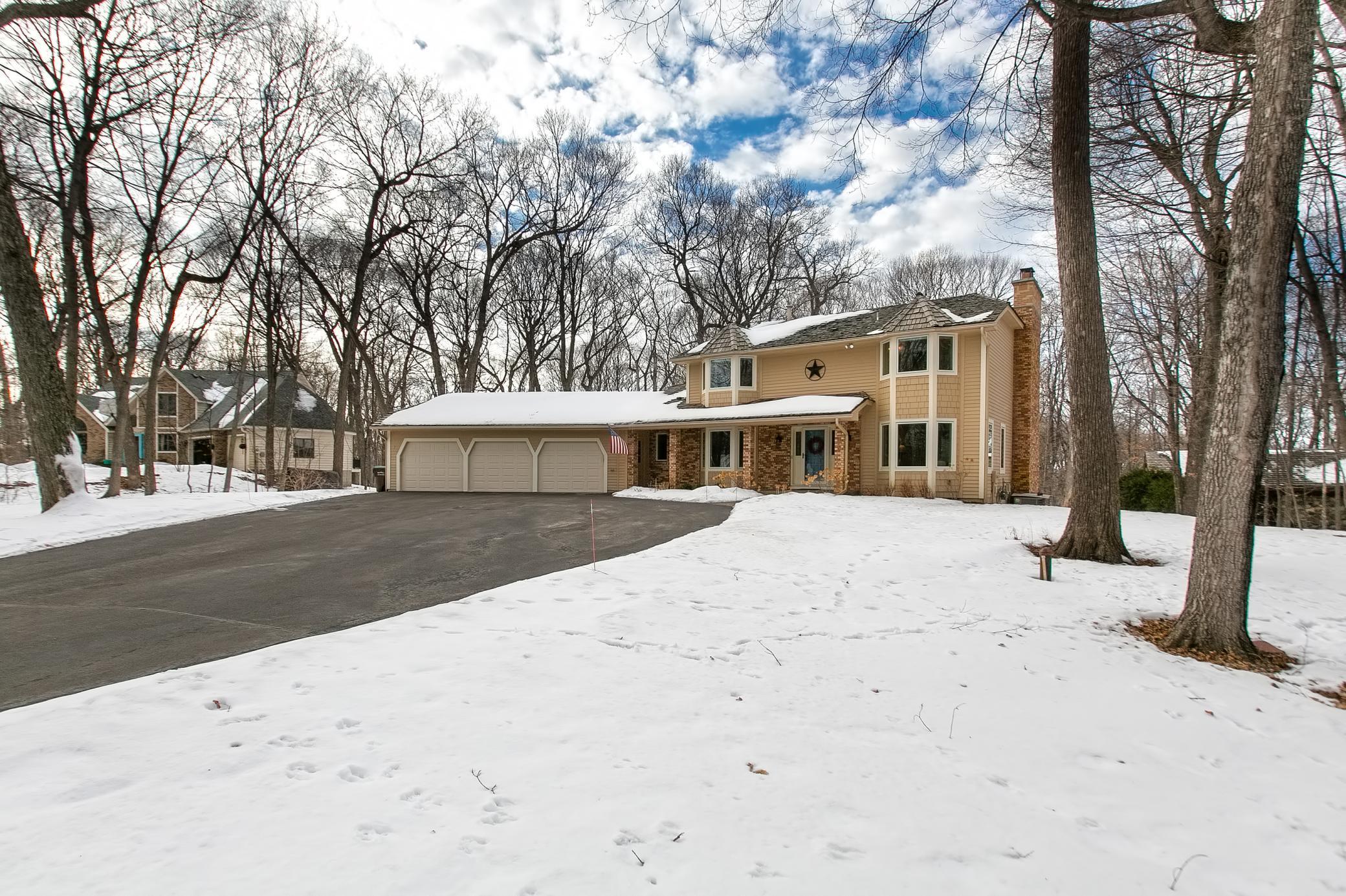 6330 Maple Ridge Victoria, MN 55331 - Photo 3 of 67 Gallery Image 3