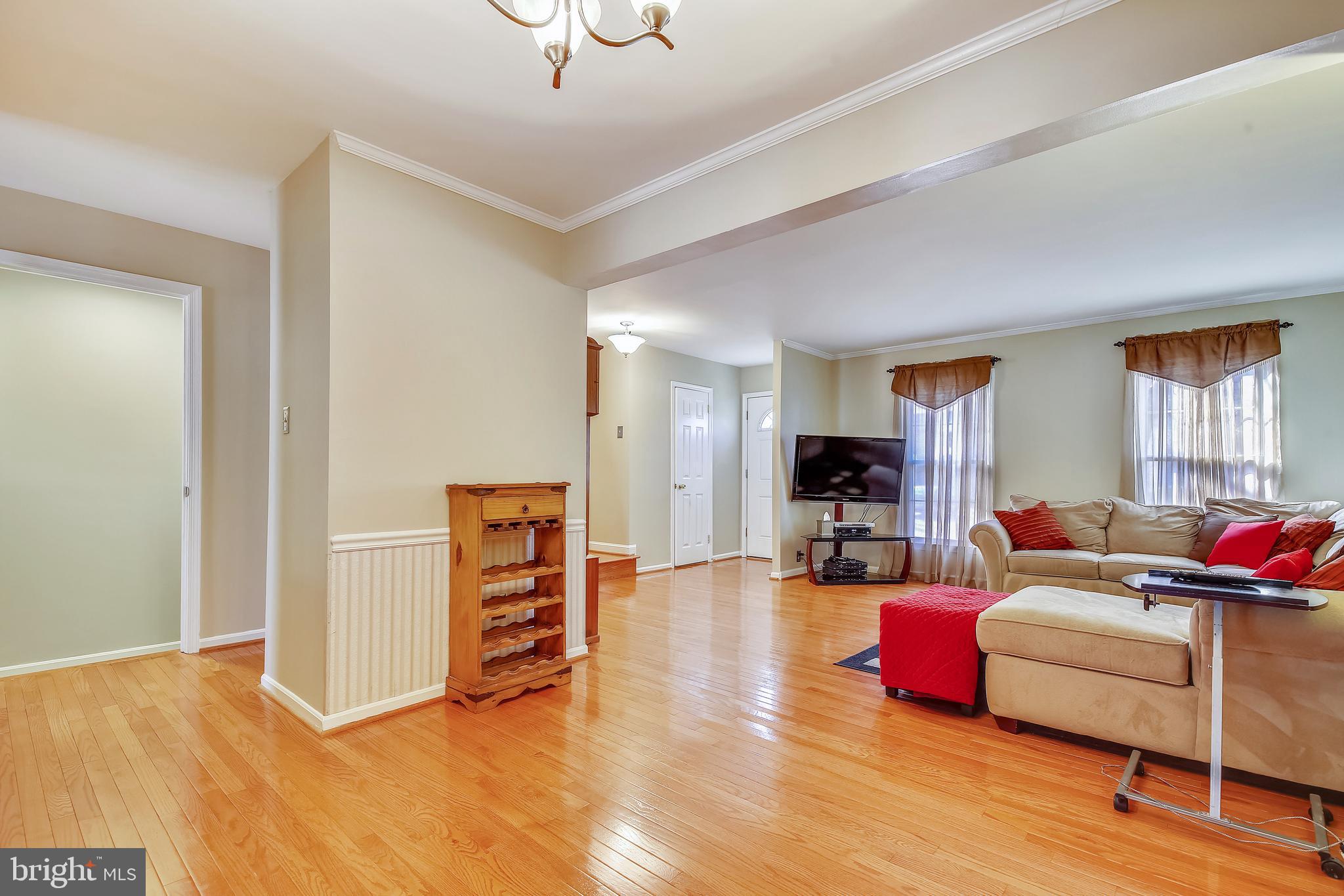 7920 Treeside Court Springfield, VA 22152 - Photo 4 of 31 Gallery Image 4