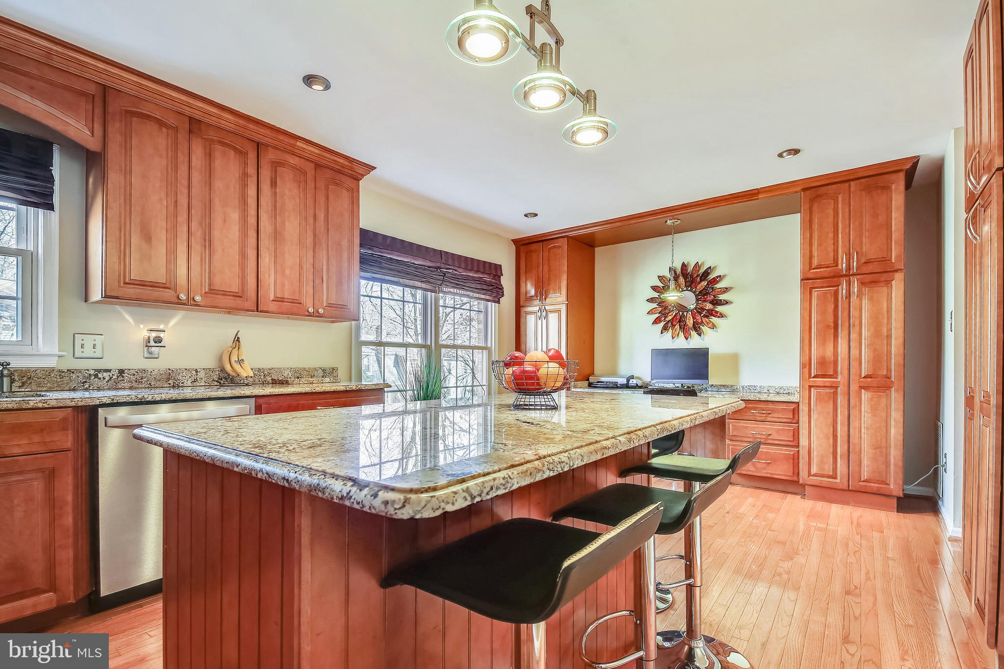 7920 Treeside Court Springfield, VA 22152 - Photo 8 of 31 Gallery Image 8