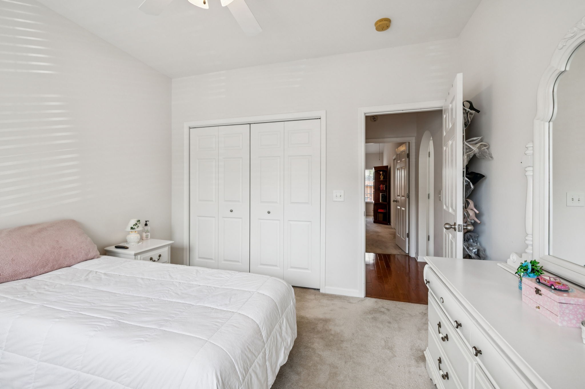 1101 Downs Boulevard, Unit 316 Franklin, TN 37064 - Photo 17 of 26 a bedroom with a bed and a large window