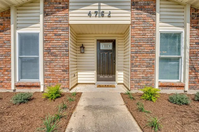 $2,250 | 4762 North Colony Boulevard, The Colony, TX 75056