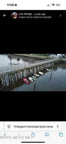 a view of a black and white wall