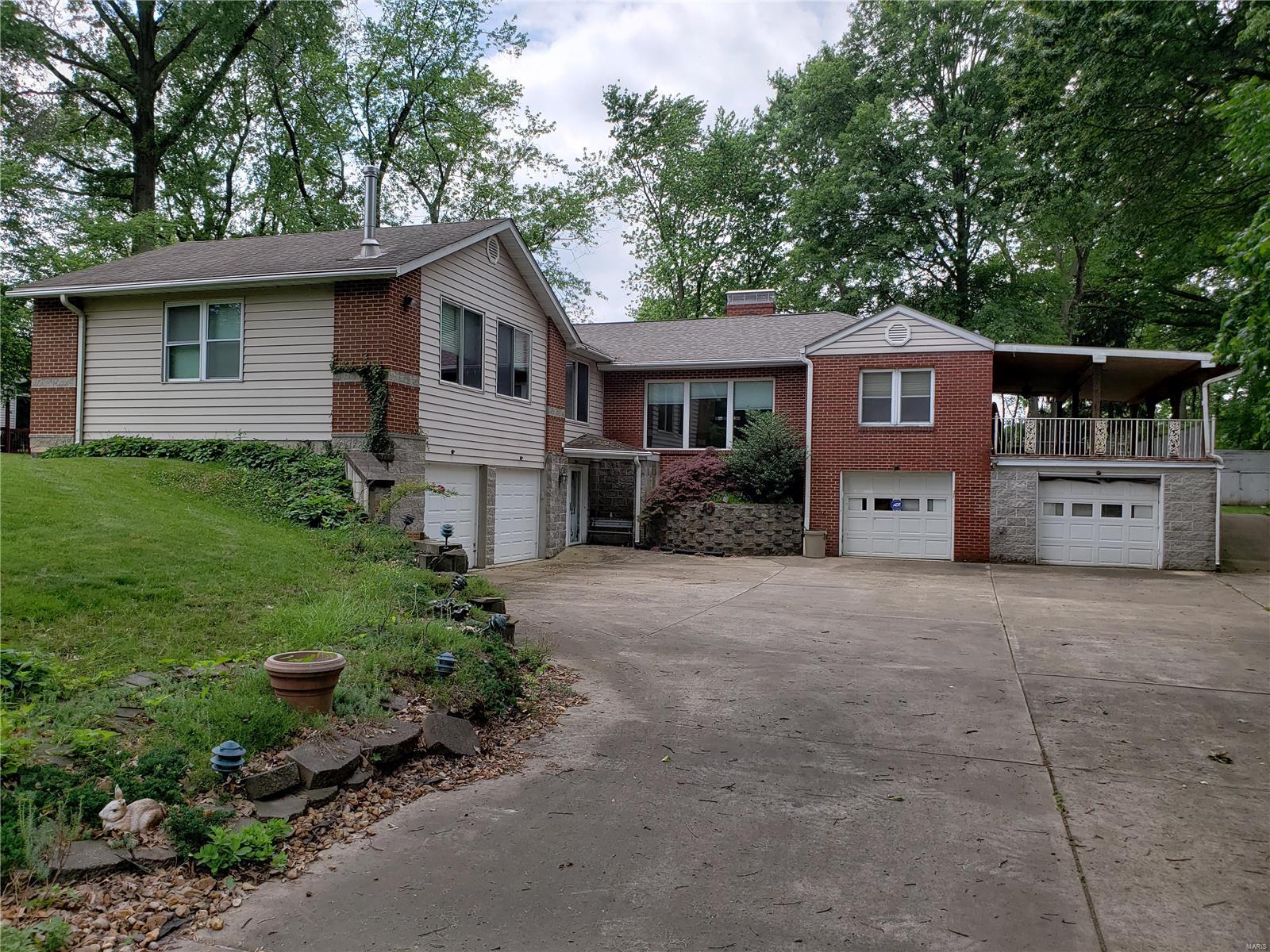 823 Schwarz Road Edwardsville, IL 62025 - Photo 1 of 62 Gallery Image 1