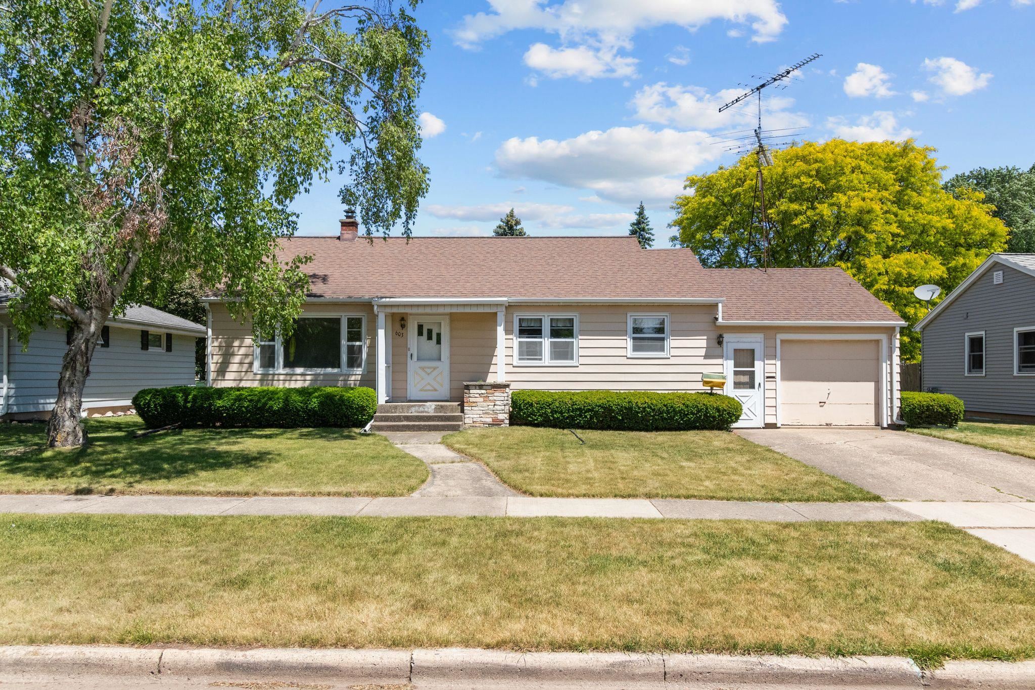 603 Ruggles Street Fond du Lac, WI 54935 - Photo 1 of 43