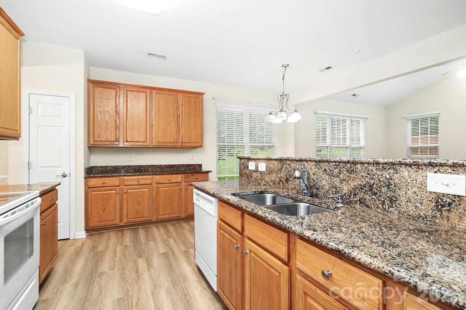 1669 Onyx Ridge Fort Mill, SC 29708 - Photo 16 of 27
