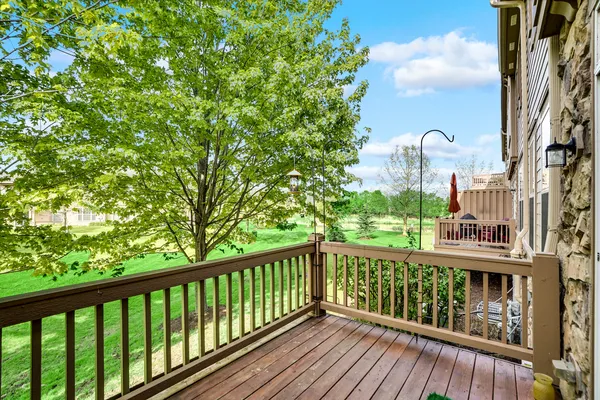 $3,550 | 1877 Crenshaw Circle, Unit 1877, Vernon Hills, IL 60061