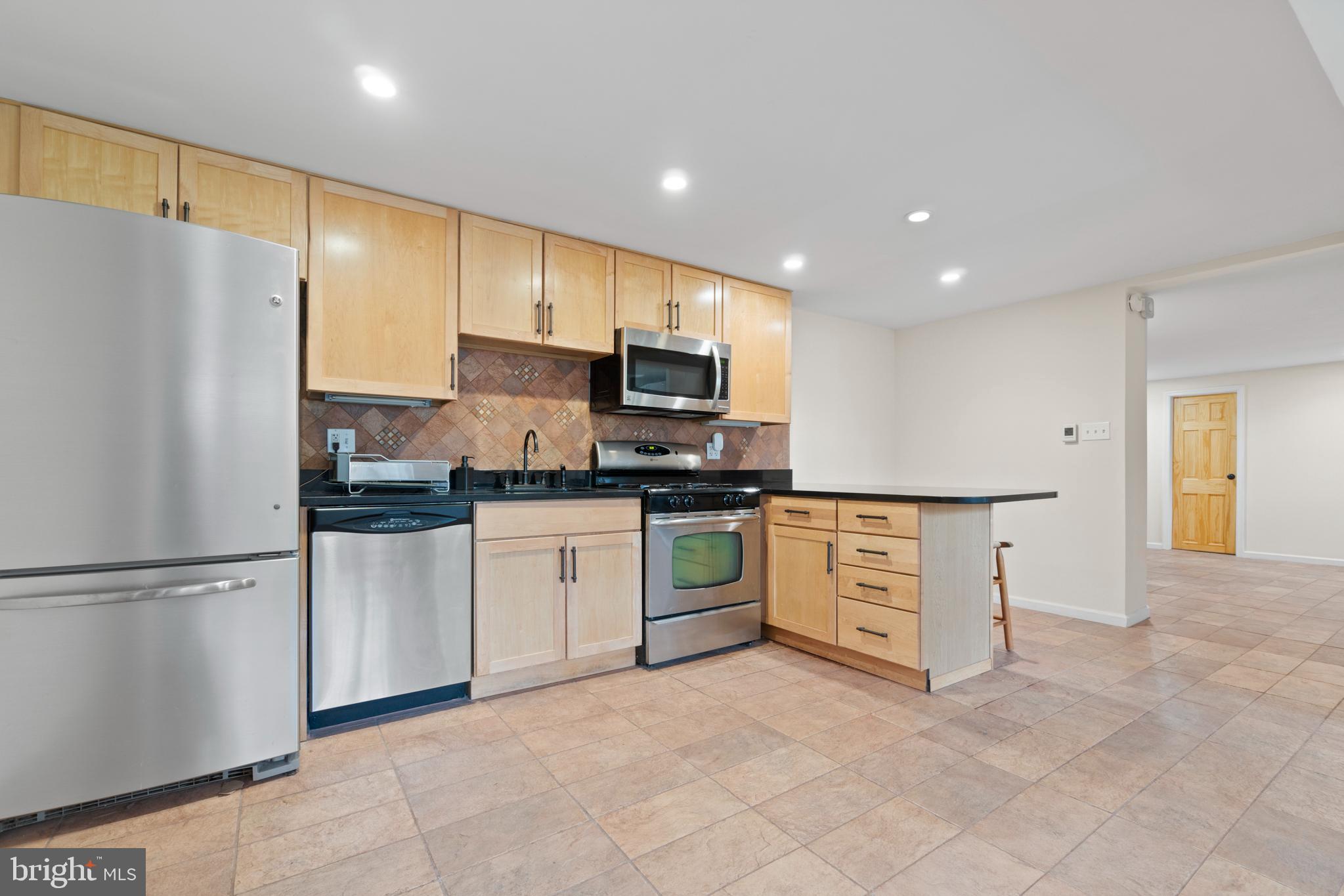 441 21st Street Northeast, Unit B Washington, DC 20002 - Photo 13 of 23 Stainless Steel Appliances