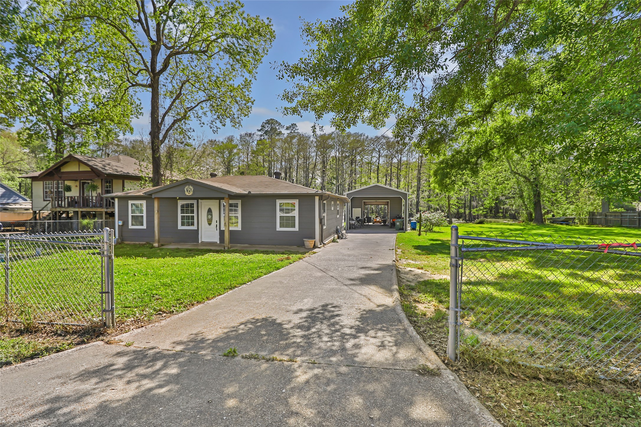 218 Waterfall Drive Huffman, TX 77336 - Photo 2 of 28