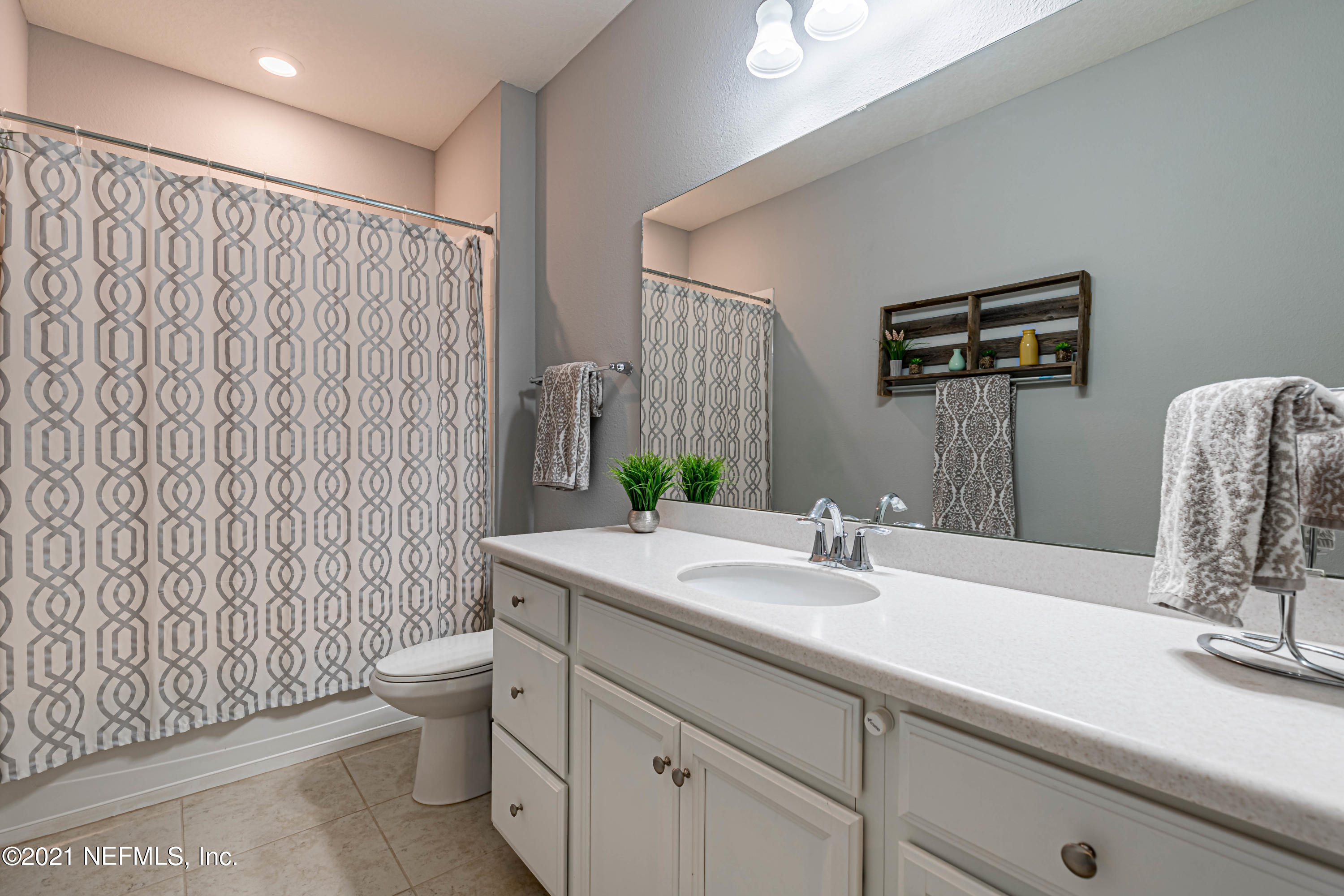 185 Antilles Road St. Augustine, FL 32092 - Photo 12 of 44 Second Bathroom