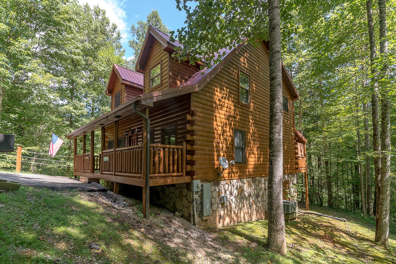2341 Breezy Road Sevierville, TN 37876 - Photo 3 of 40 Gallery Image 3