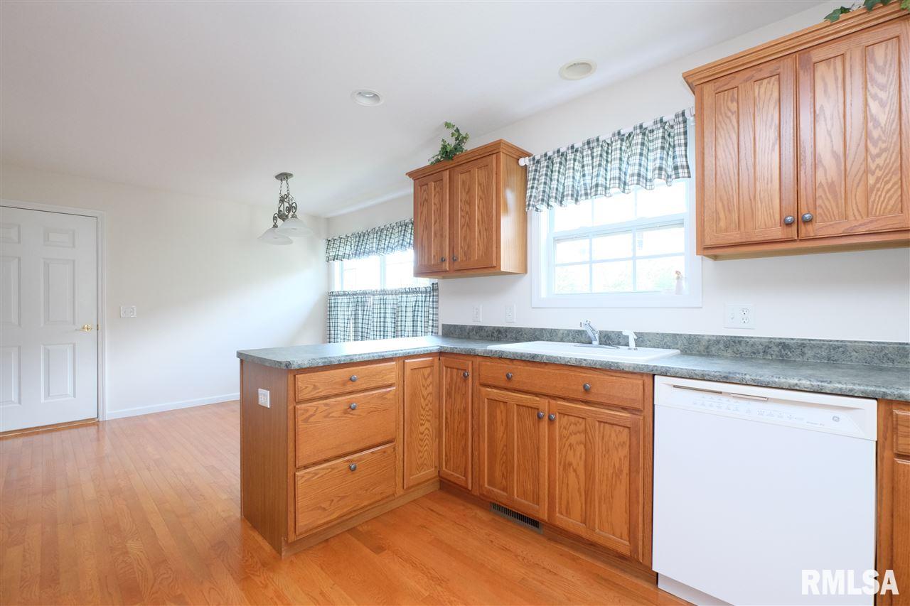 1610 West Geneva Road Peoria, IL 61615 - Photo 12 of 36 Gallery Image 12