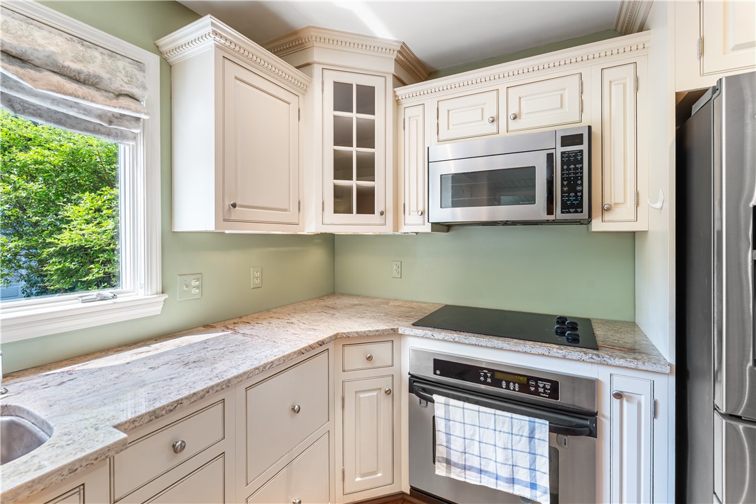 27 Covington Road Irondequoit, NY 14617 - Photo 19 of 43