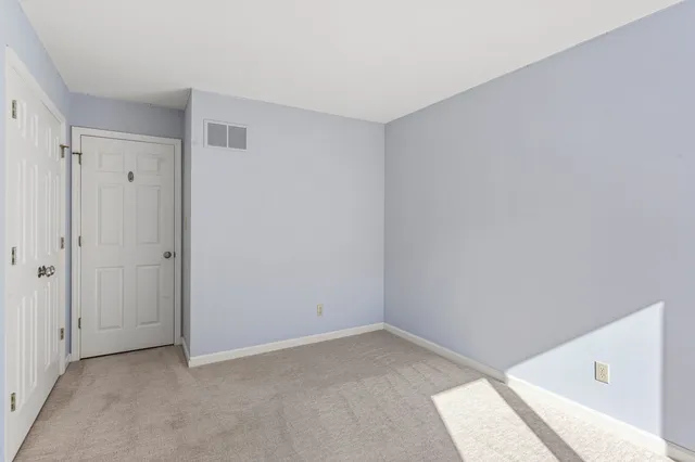 $2,400 | 2410 Stillwater Drive, Champaign, IL 61821