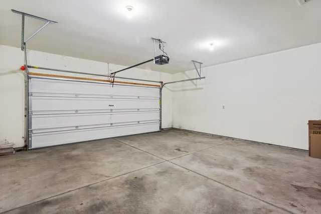 $2,400 | 2410 Stillwater Drive, Champaign, IL 61821