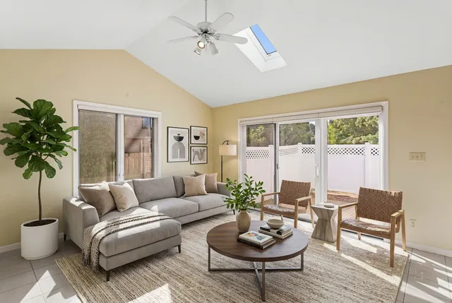 $2,400 | 2410 Stillwater Drive, Champaign, IL 61821