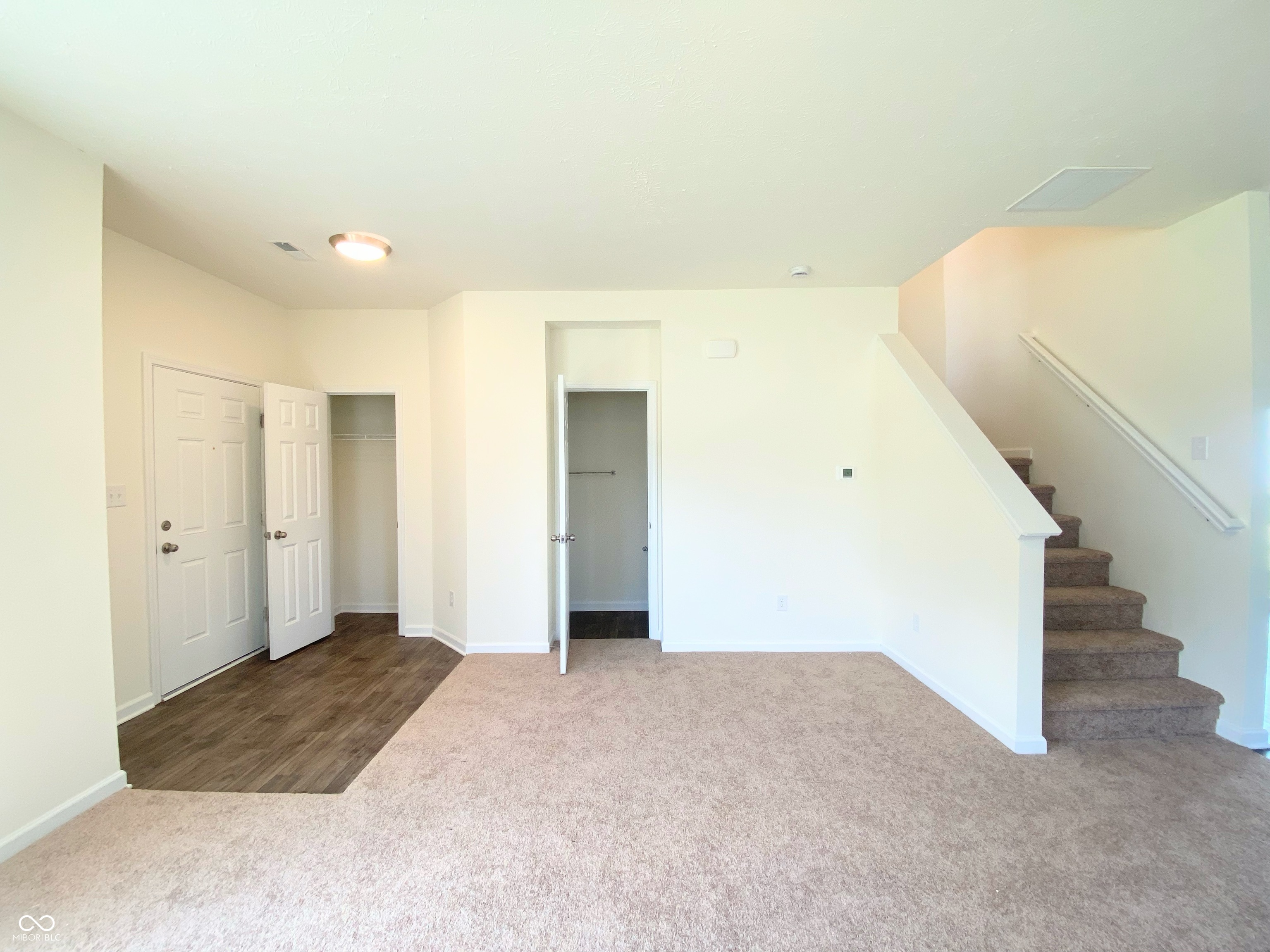 2021 Sandhill Drive Seymour, IN 47274 - Photo 2 of 37