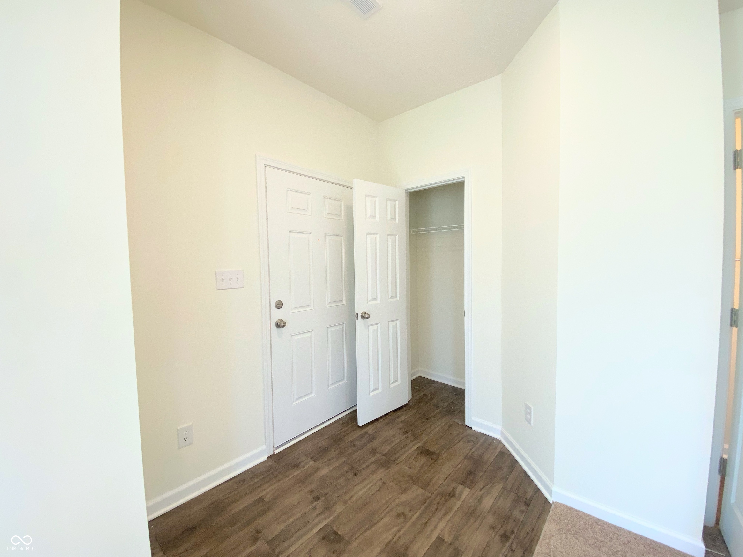 2021 Sandhill Drive Seymour, IN 47274 - Photo 5 of 37