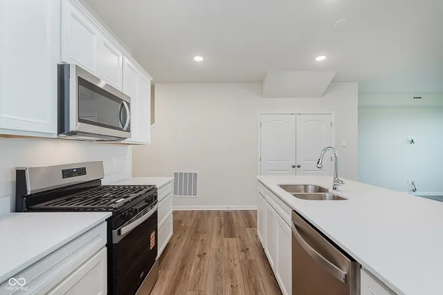 $320,000 | 572 Garrow Drive, Westfield, IN 46074