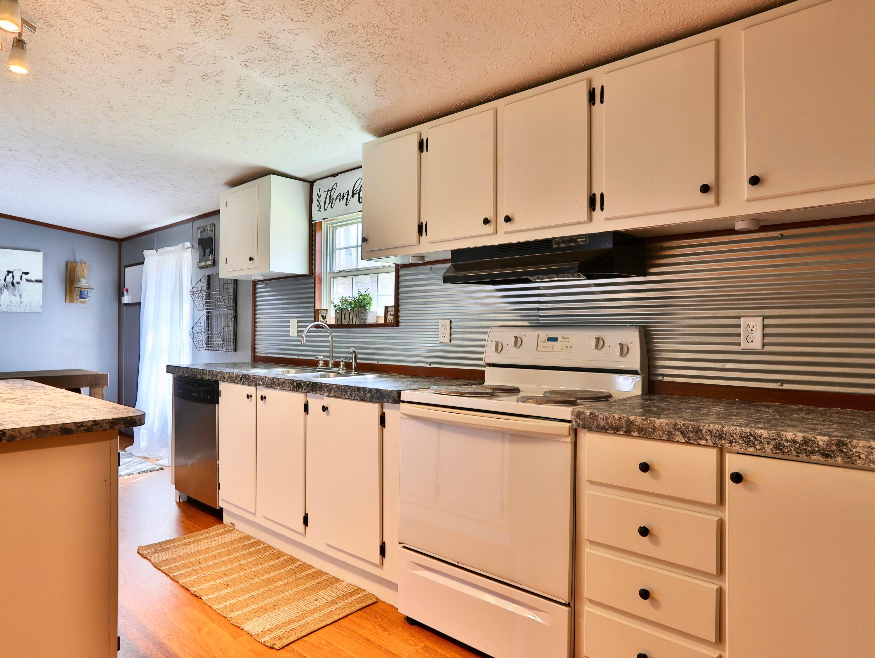 227 Raysville Road Jackson, OH 45640 - Photo 3 of 14 Kitchen2