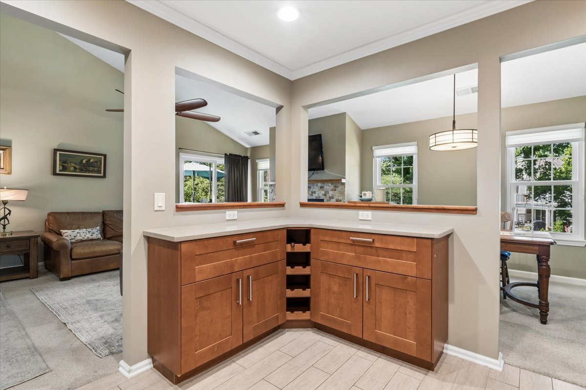 616 Edinburgh Lane, Unit B Prospect Heights, IL 60070 - Photo 9 of 20