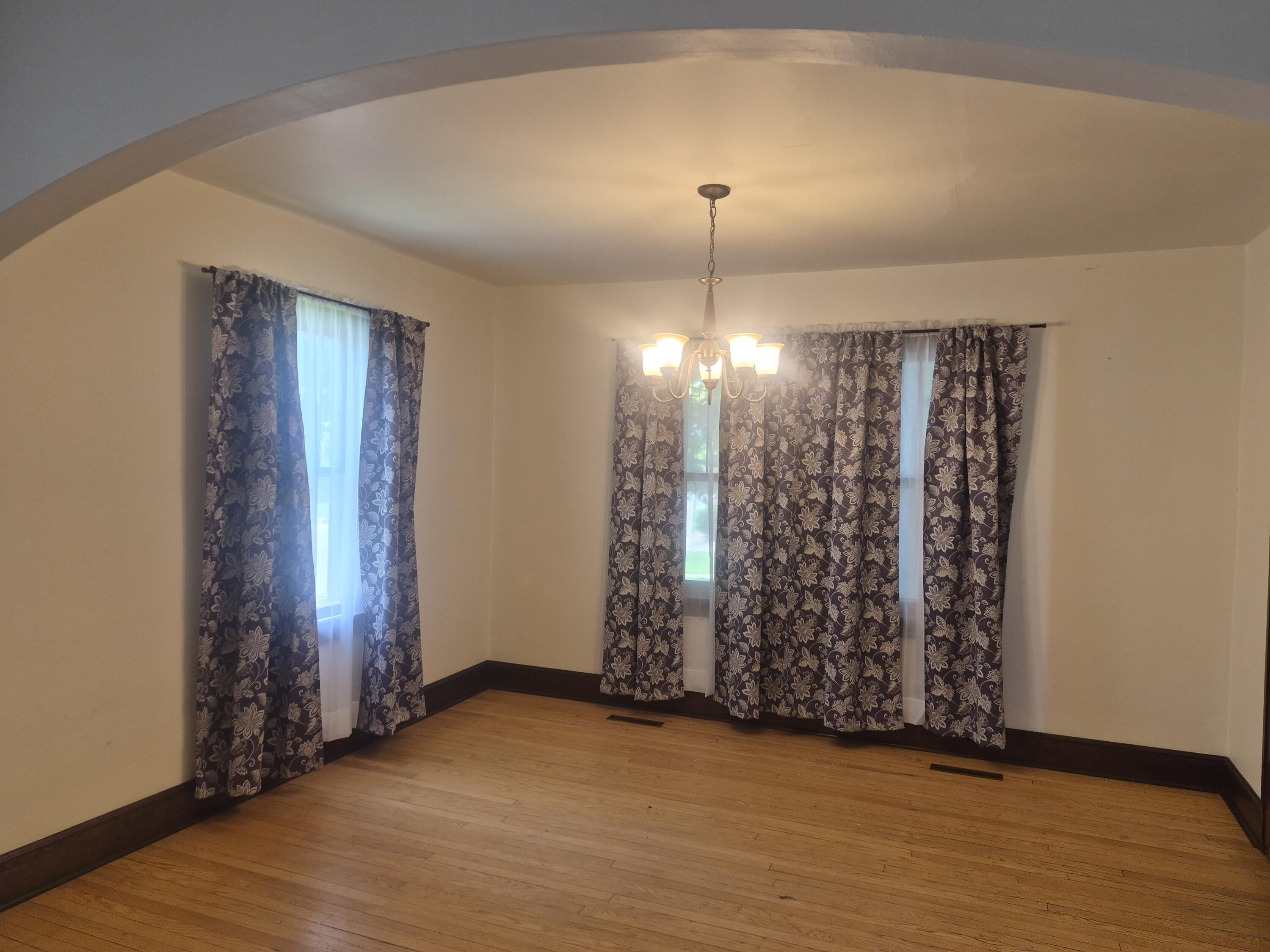 508 West Oak Street Sparta, WI 54656 - Photo 8 of 29 dining room