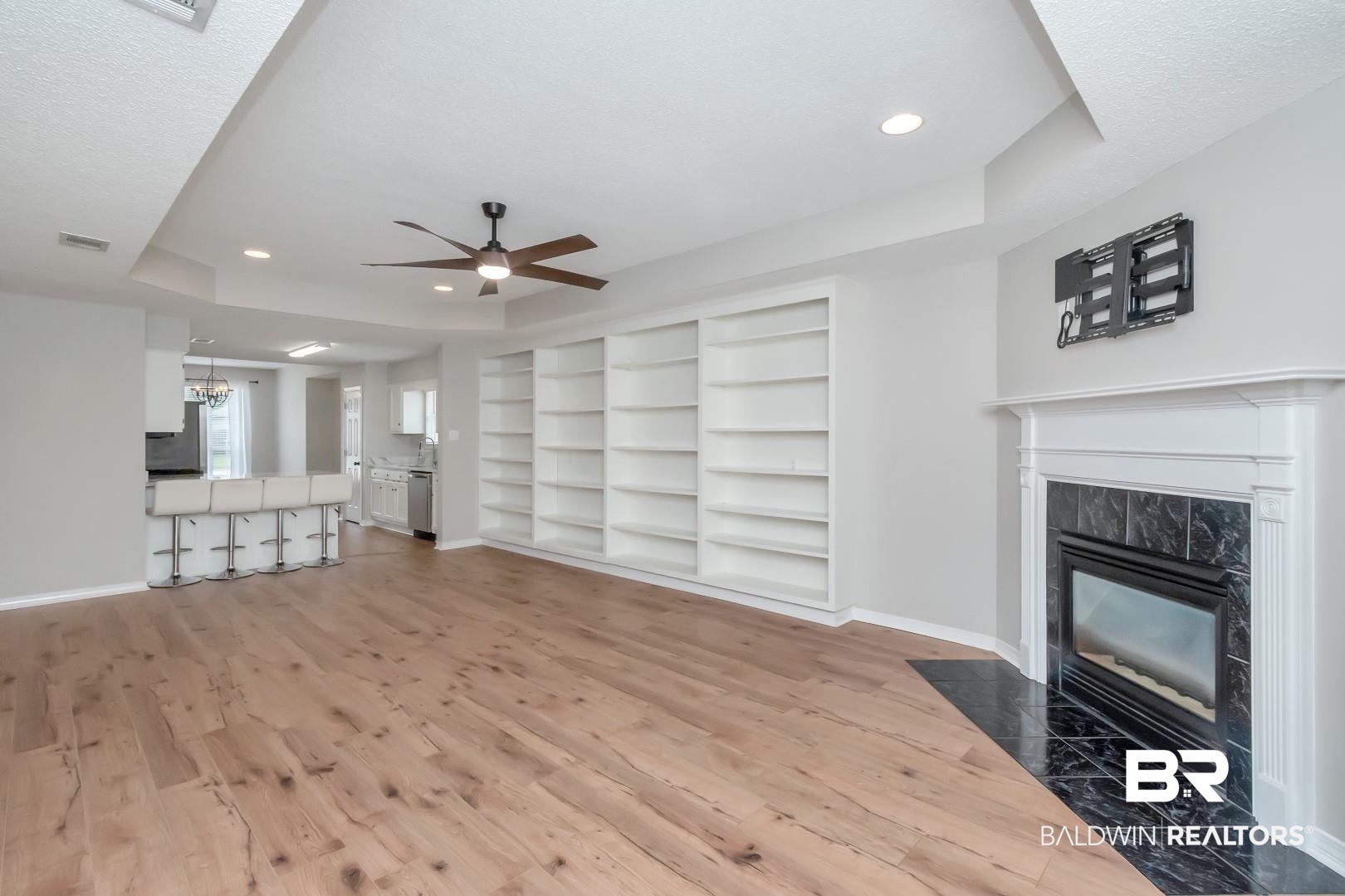 958 Henckley Avenue Mobile, AL 36609 - Photo 5 of 37