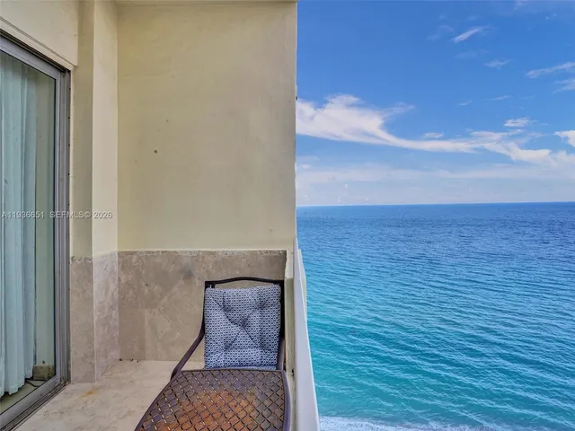$5,000 | 3180 South Ocean Drive, Unit 1709, Hallandale Beach, FL 33009