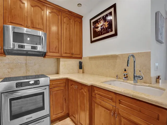 $5,000 | 3180 South Ocean Drive, Unit 1709, Hallandale Beach, FL 33009