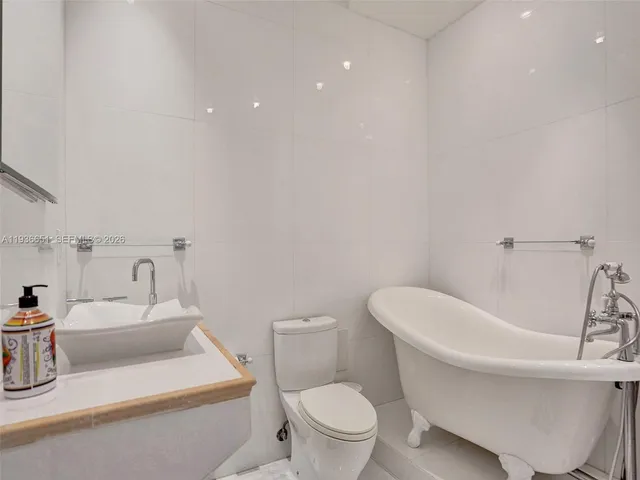 $5,000 | 3180 South Ocean Drive, Unit 1709, Hallandale Beach, FL 33009