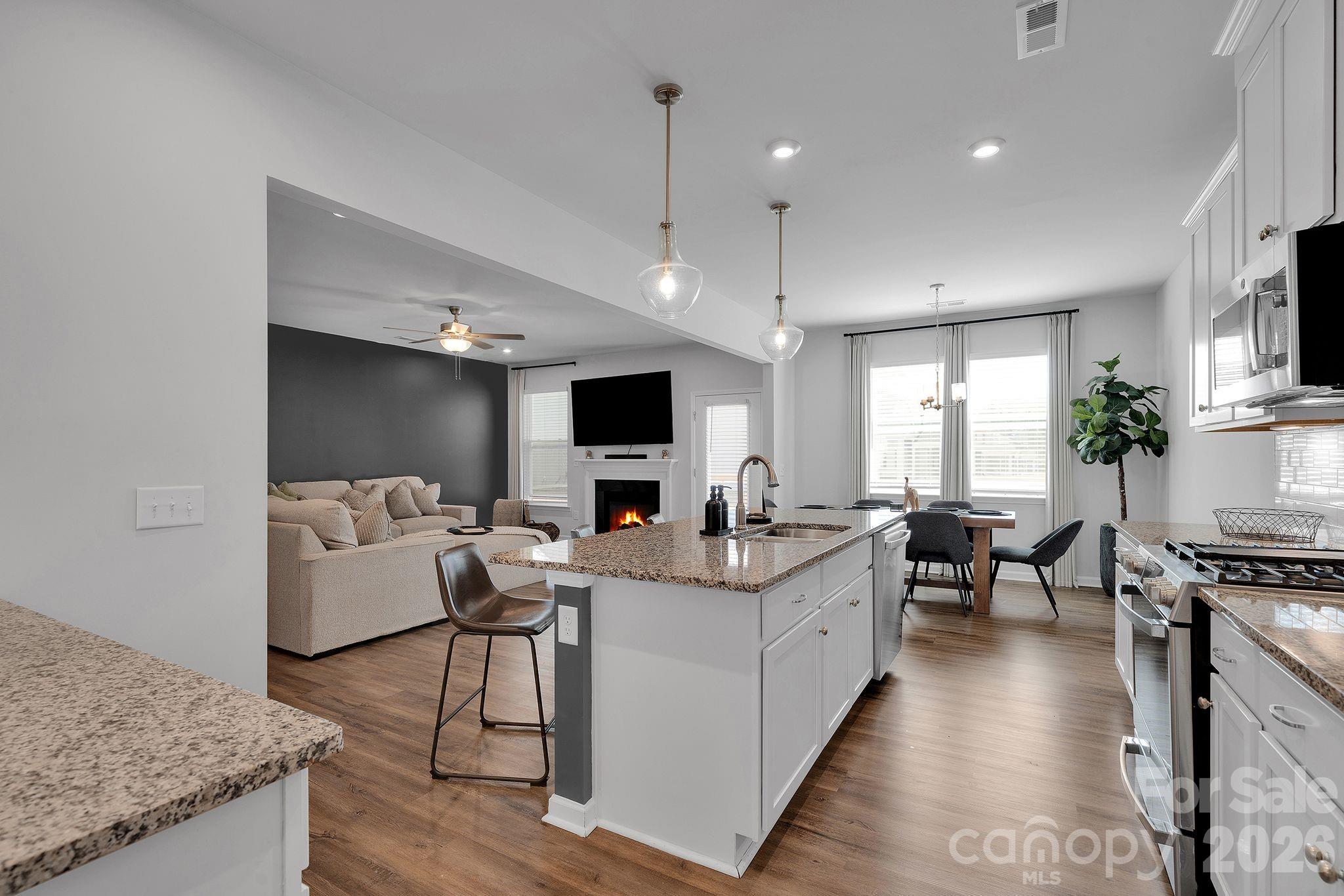 6409 Alanbrook Road Charlotte, NC 28215 - Photo 7 of 42