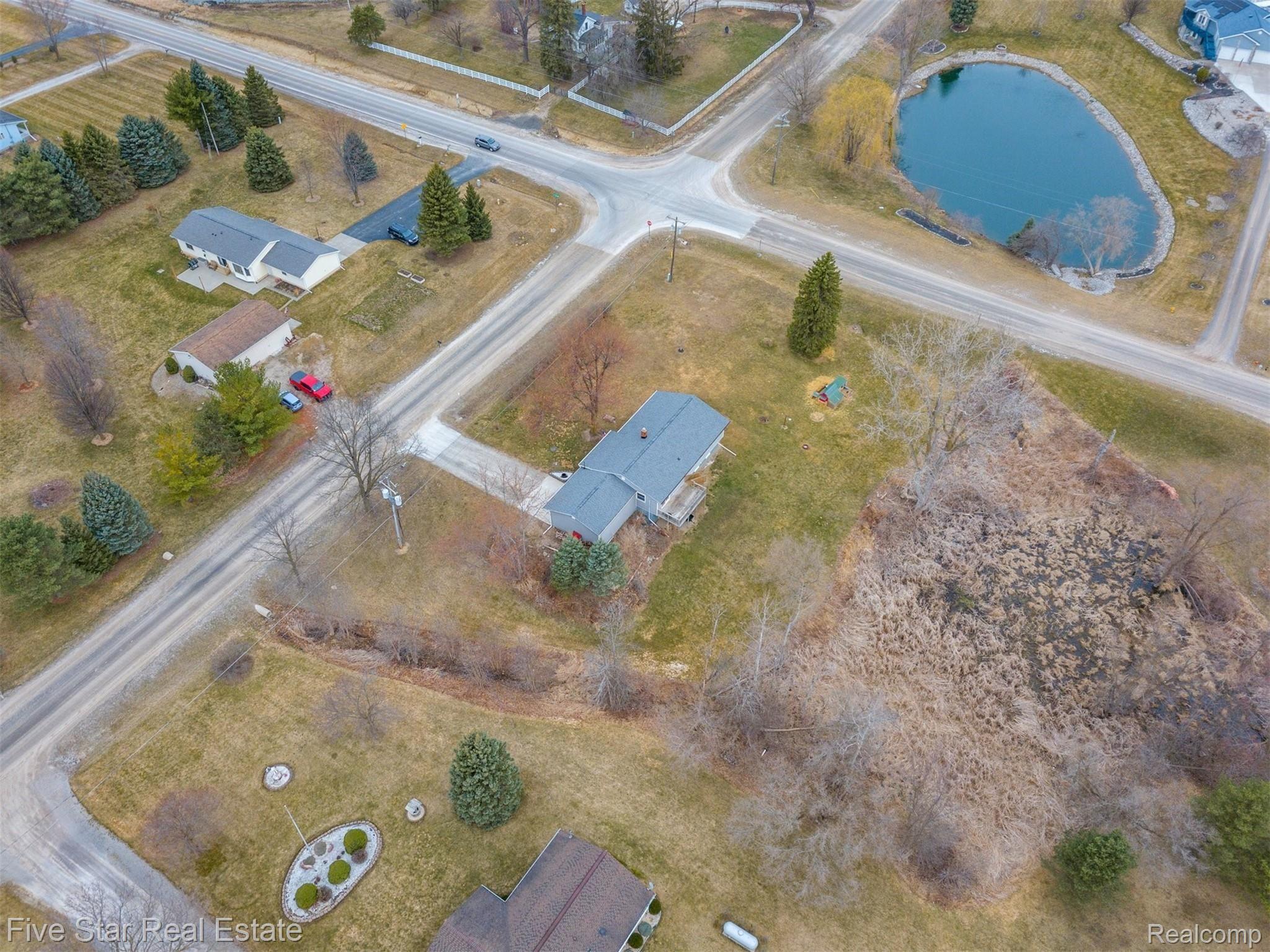 5500 North Henderson Road Davison, MI 48423 - Photo 43 of 48 43-5500-N-Henderson-Rd-WindowStill-Real-Estate-Photography-43.jpg