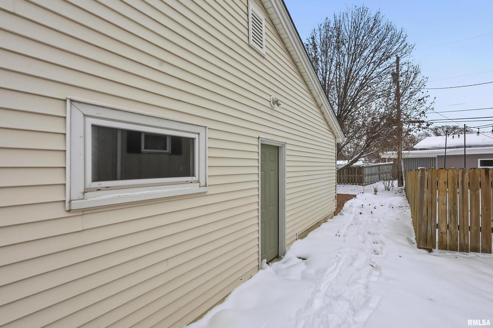 1840 37th Street Moline, IL 61265 - Photo 34 of 38