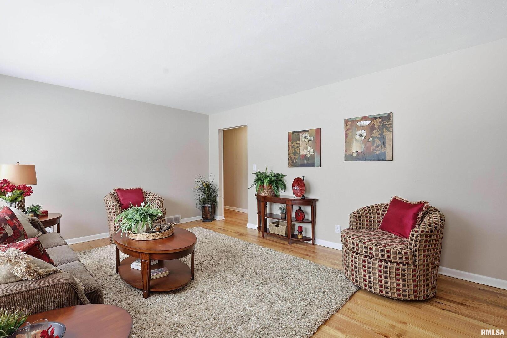 1840 37th Street Moline, IL 61265 - Photo 4 of 38