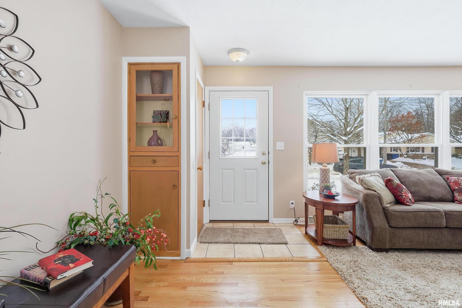 1840 37th Street Moline, IL 61265 - Photo 6 of 38